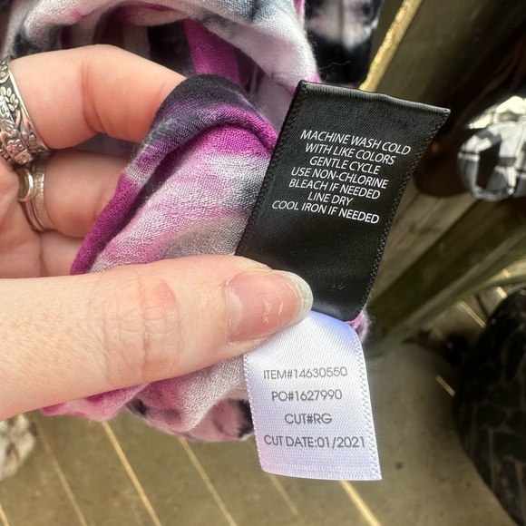 Torrid Tie Dye Babydoll Rayon Smocked Cold Shoulder Flowy Top - Picture 9 of 11